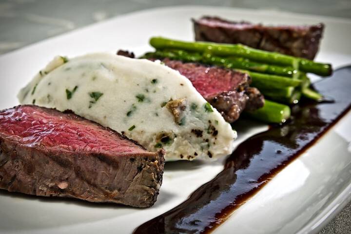 Dining 91 of 145