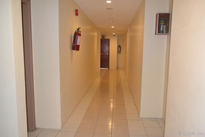 Ballroom/Hall 32 of 39