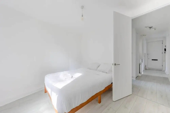 Room 2 of 12