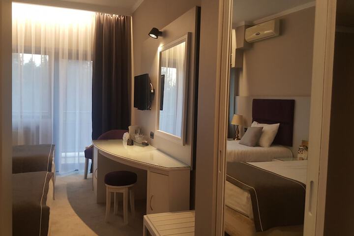 Room 9 of 75