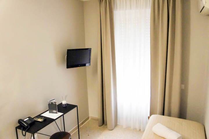 Room 28 of 71