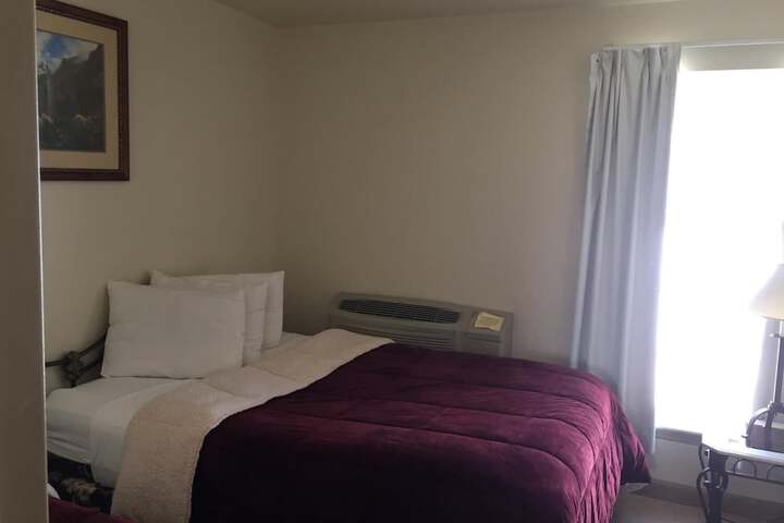 Room 9 of 38