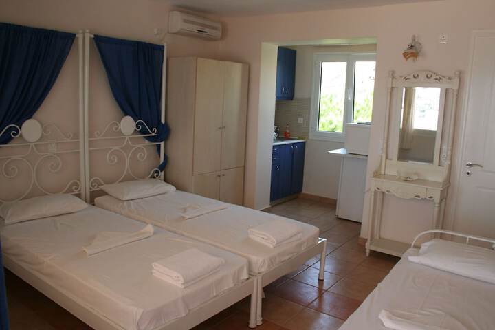 Room 8 of 96
