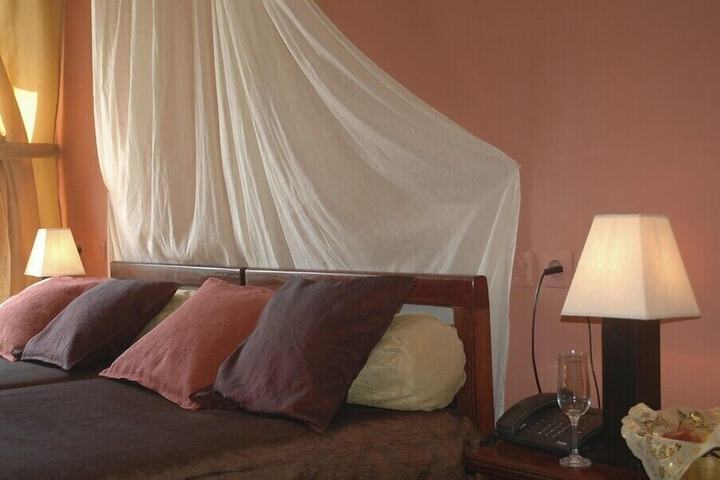 Room 10 of 25