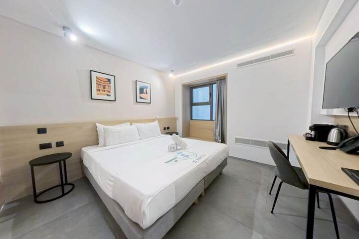 Room 30 of 79