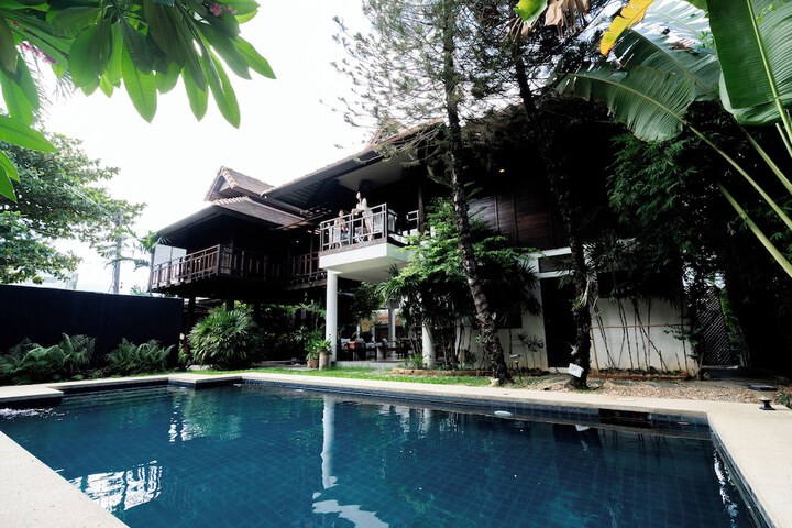 Pool Hotel