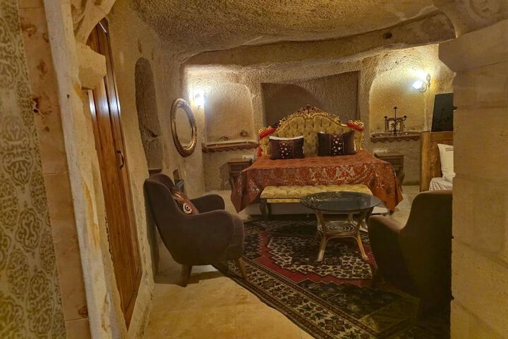 Antique House Hotel