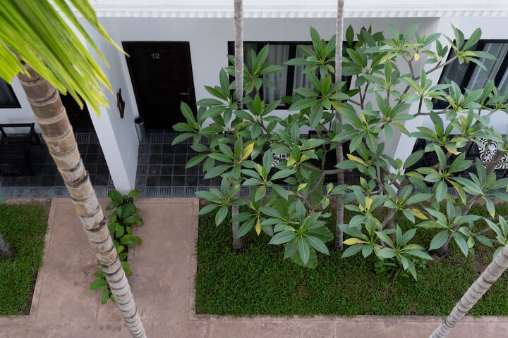 Hotel Exterior 53 of 57