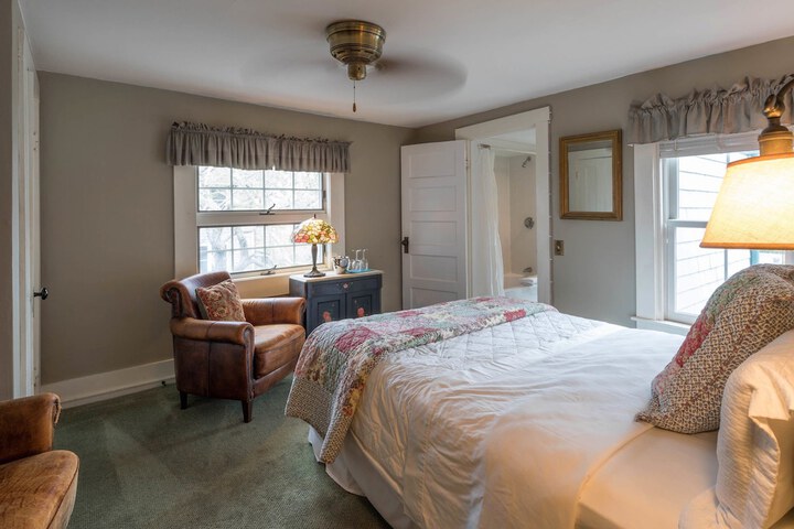 Room 5 of 75