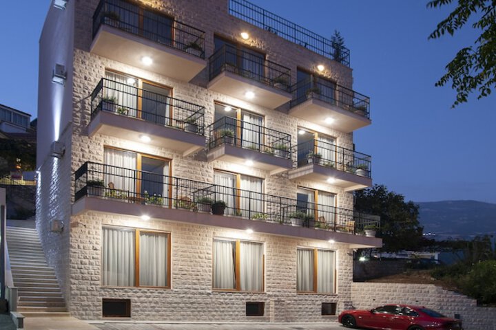 Hotel 63 of 71