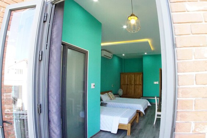 Room 19 of 48