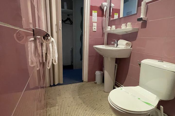 Room 52 of 73