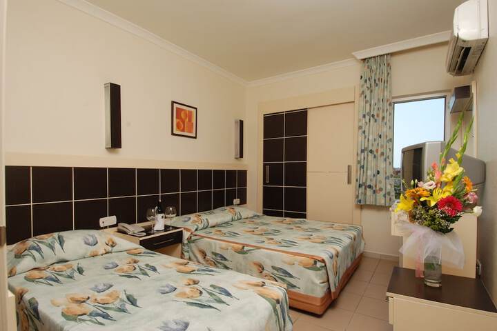 Room 5 of 33