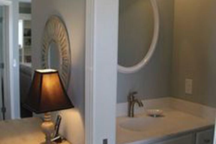 Room 4 of 18