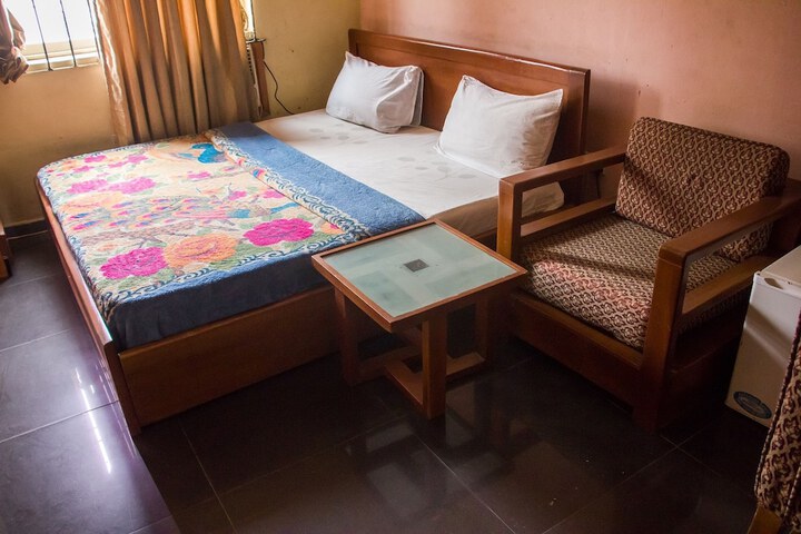 Room 12 of 29