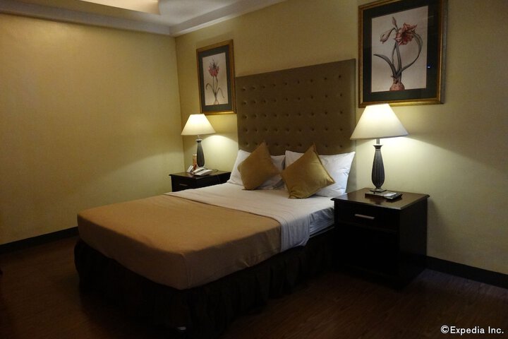 Room 10 of 37