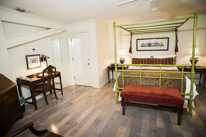 Room 12 of 44