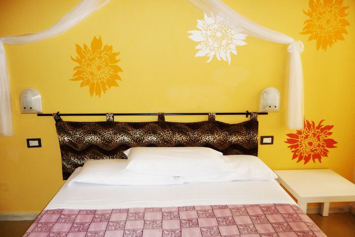 Room 13 of 49
