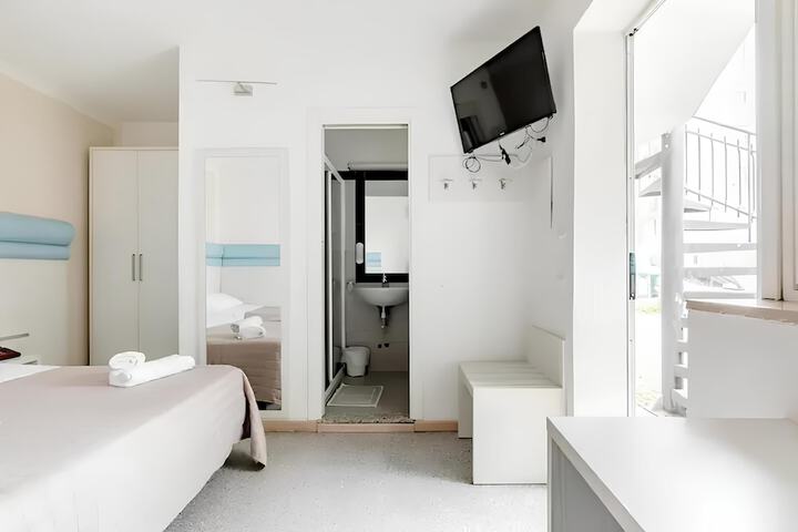 Room 18 of 29