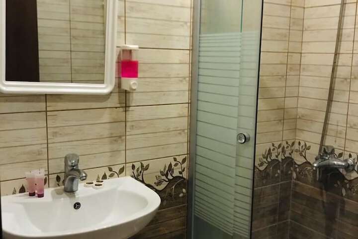 Room 18 of 27