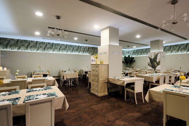 Dining 160 of 186