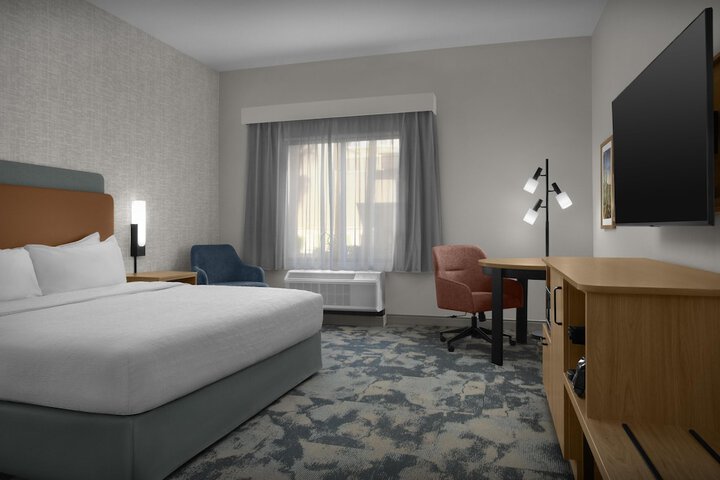 Room 8 of 52