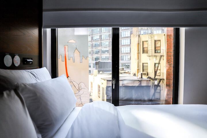 1 King Bed (5 of 33)