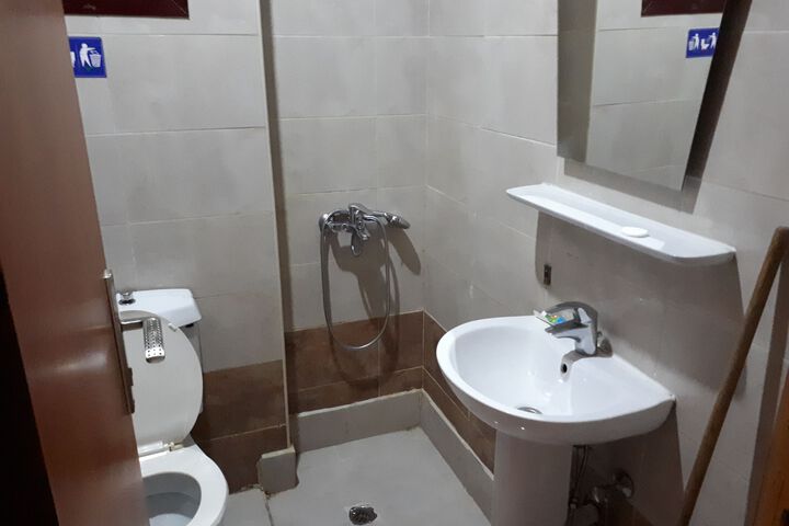 Room 2 of 6