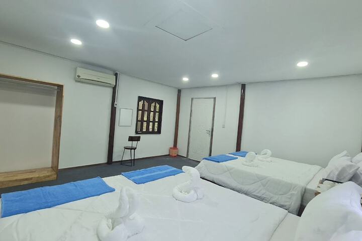 Room 9 of 70