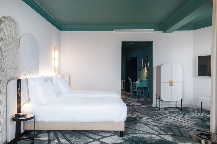 Room 17 of 207