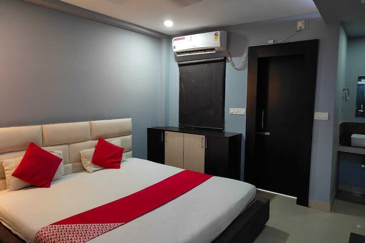 Room 10 of 21