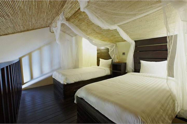 Room 9 of 36