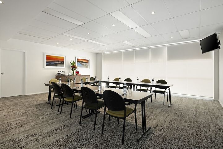 Business Center 15 of 18