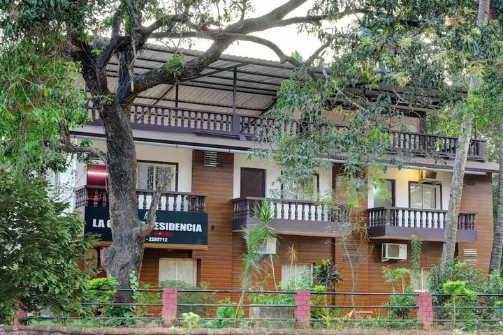 OYO 19773 Home La Grande Residencia