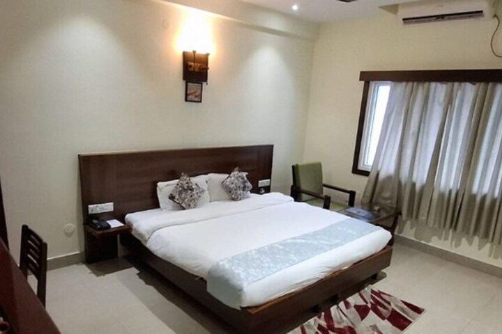 Room 8 of 126