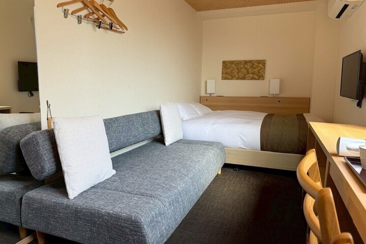Room 16 of 41