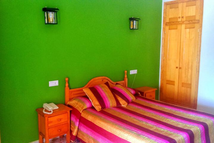 Room 6 of 12