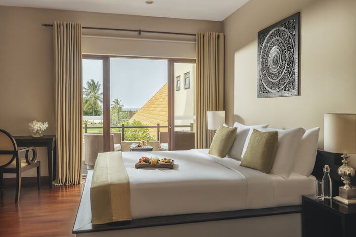 Room 4 of 48