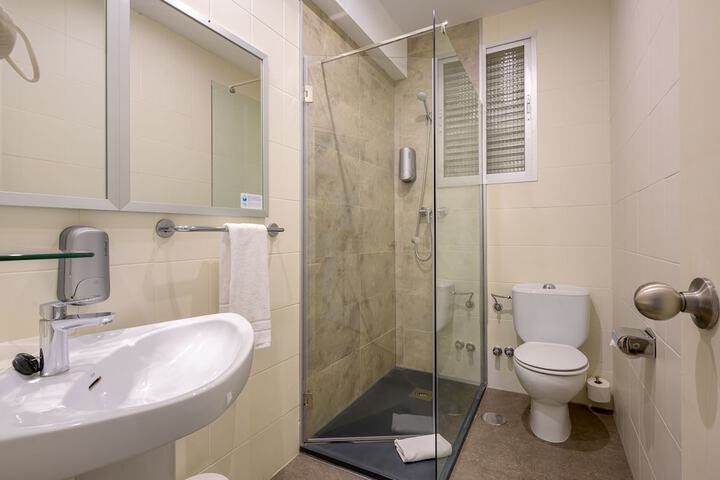 Room 75 of 122