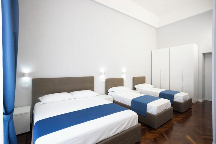 Room 21 of 111