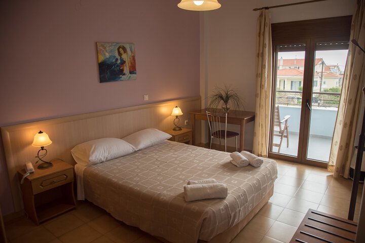 Room 3 of 32