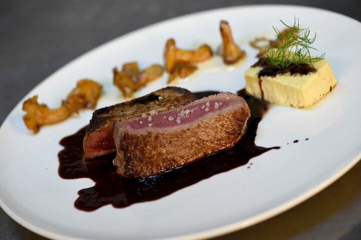 Dining 26 of 42