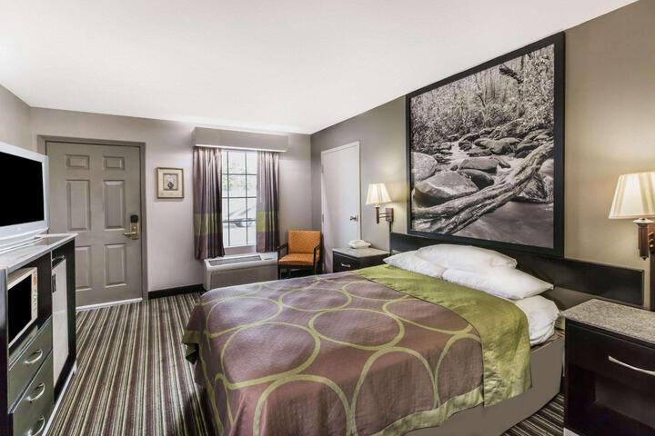 1 Double Bed (2 of 11)