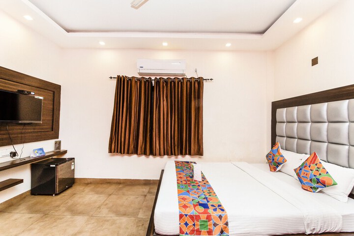 Room 13 of 25
