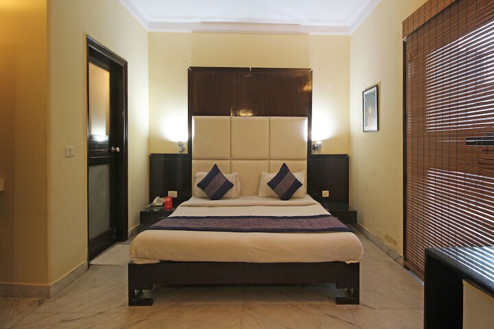 Room 8 of 19