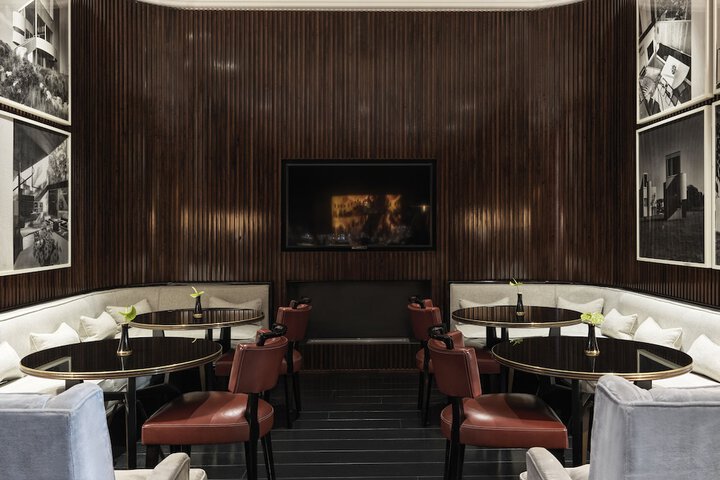 Lounge 198 of 221