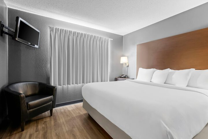 Room 32 of 44