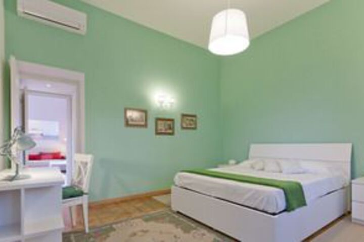 Room 7 of 16