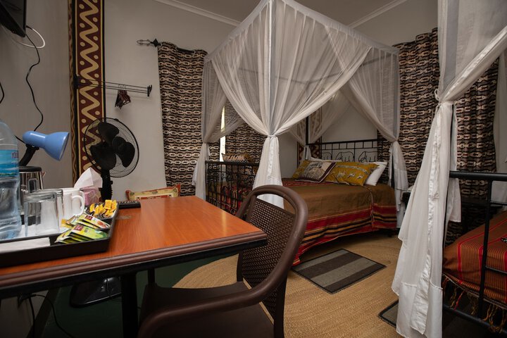 Room 25 of 63