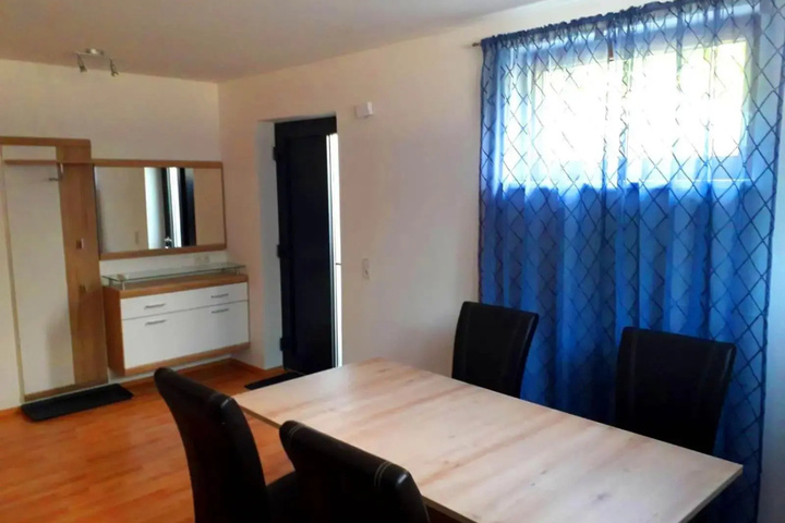 Room 3 of 11